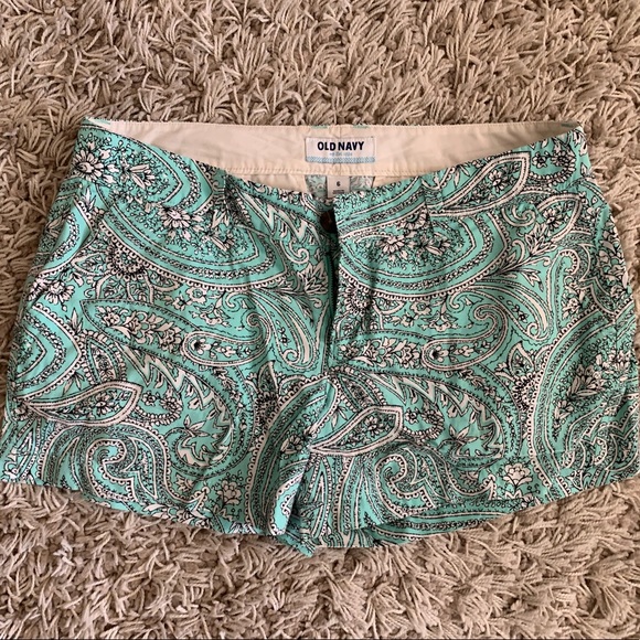 Old Navy Pants - COPY - Like new old navy shorts size 6